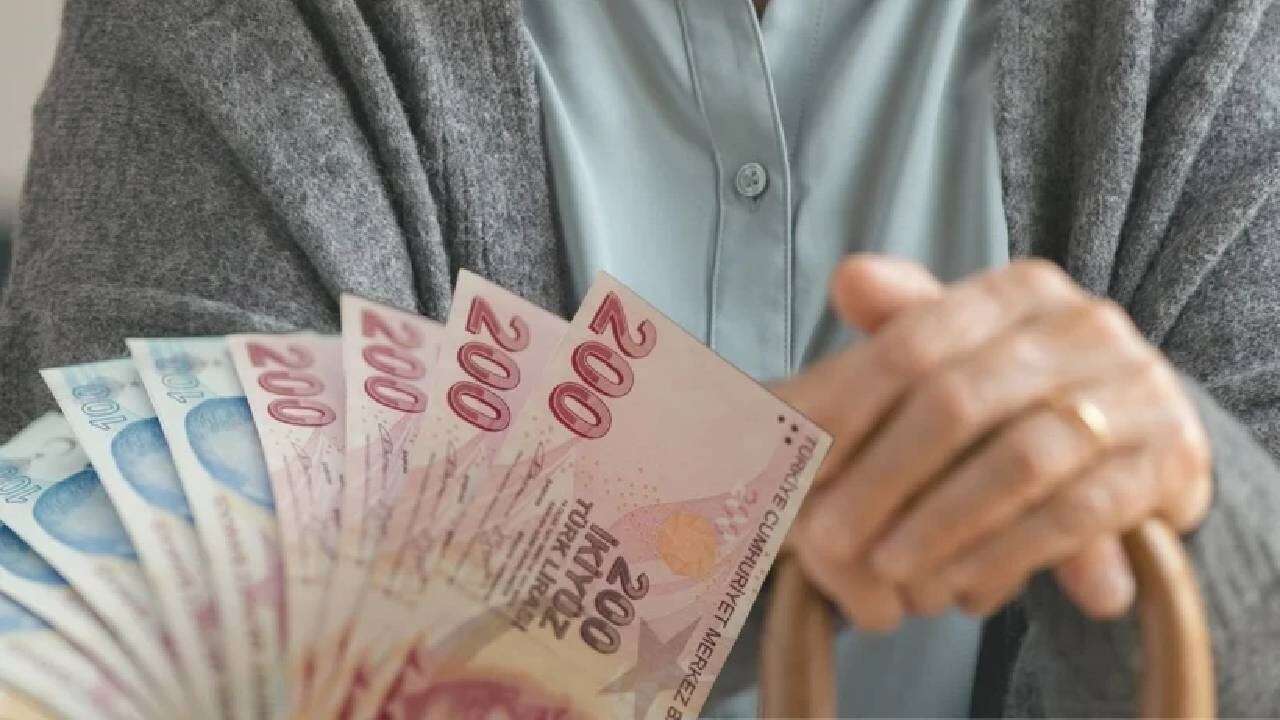 Ve kritik adım atıldı: Emekli aylıklarını artıracak kanun teklifi komisyona sevk edildi, işte yeni maaş tablosu! 2